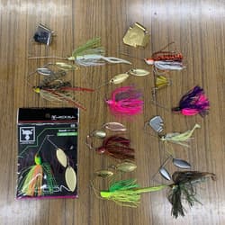Bass fishing retirement set, lures, spinnerbait, buzzbait - Thumbnail 1