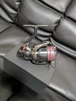 Shimano Stella 2500SHG Spinning Reel Used Excellent Condition No Charger - Thumbnail 3