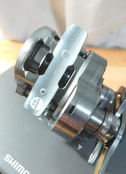 Shimano Calcutta Conquest BFS XG Right Reel 13 BB Saltwater 195g - Thumbnail 11