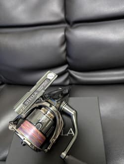 Shimano Stella 2500SHG Spinning Reel Used Excellent Condition No Charger - Thumbnail 2