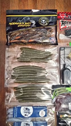 20 Bass Fishing Lures Lot Soft Plastics Jigs Buzzbait Googan Squad Jackall Senko - Thumbnail 2