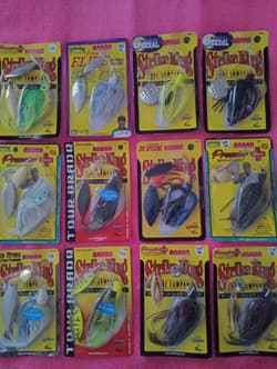 strike king spinnerbait lot of 12 - Thumbnail 2
