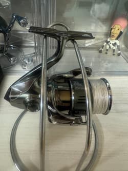 Shimano Stella 4000XG Spinning Reel Excellent Condition Light Use - Thumbnail 7