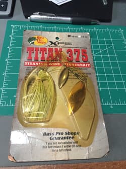 VERY RARE BASS PRO SHOPS TITAN 375 TITANIUM 3/8OZ. SPINNERBAIT NEW IN WORN PKG. - Thumbnail 1