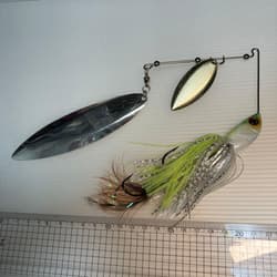 JACKALL Megalodon Spinnerbait 20cm Silver Green Flashing Blade Unused - Thumbnail 2