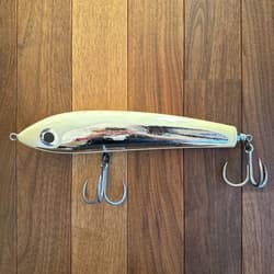 Carpenter Bluefish KLL/022A BF250 Lure White with hook and case - Thumbnail 1