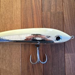 Carpenter Bluefish KLL/022A BF250 Lure White with hook and case - Thumbnail 8