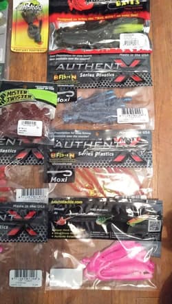 20 Bass Fishing Lures Lot Soft Plastics Jigs Buzzbait Googan Squad Jackall Senko - Thumbnail 5