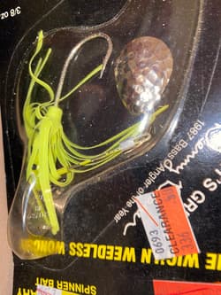 TUFF FIND!Unknown chatterbait,LIVING RUBBER SKIRT!!!spring Bil Lure Discontinued - Thumbnail 4