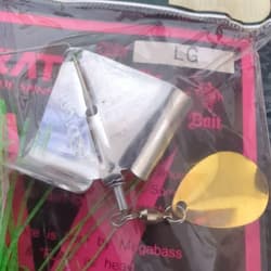V-FLAT Buzzbait LG Color 3/7oz Freshwater Lure Used Condition - Thumbnail 10
