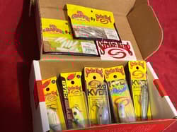 NEW Strike King 7 Piece Deluxe Hardbait & Softbait  Fishing Lure Gift Set. - Thumbnail 1