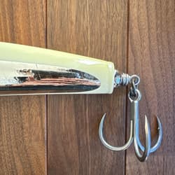 Carpenter Bluefish KLL/022A BF250 Lure White with hook and case - Thumbnail 5