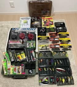 Bass fishing retirement settackle box, hard lures, soft lures, bait reel, etc. - Thumbnail 1