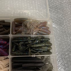 Gary Yamamoto Worms Lot of 300+ Pieces, Including Grubs, Senkos, Cut Tails, - Thumbnail 7