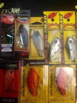 Huge Lipless Crankbait Lot - Lucky Craft, Xcalibur, Strike King, Spro (QTY 18) - Thumbnail 3