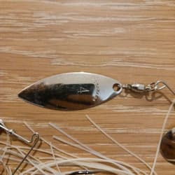 Megabass Spinnerbait White-Yellow 2pcs Silver Blade Metal Plastic Condition Used - Thumbnail 3