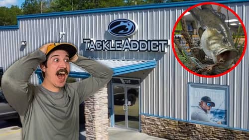 Visiting A MASSIVE Tackle Shop in Texas! - Tackle Addict (Sam Rayburn Lake)