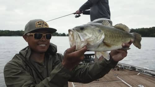 Detroit Lakes Bass Fishing with @OliverNgy  & @BassBrawlOutdoors