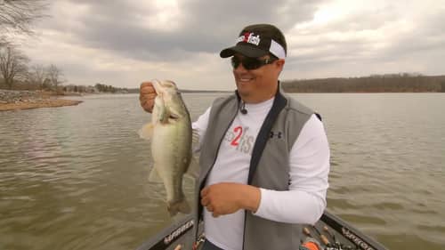 Fishing Lipless Crankbaits on Windblown Flats and Points for Bass