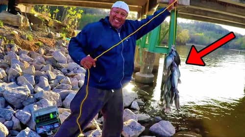 VERTICAL JIGGING SETUP! Tips For Catching SLAB Crappie!!!