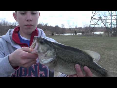 Bassin' at Braidwood Illinois (Spring Fishing)