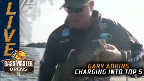 Gary Adkins charging from 8th into contention at 1000 Islands