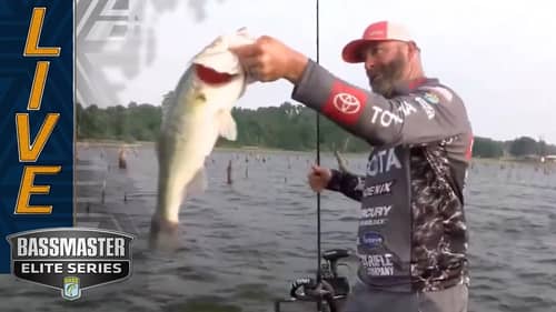 FORK: Gerald Swindle lands a 6-10 bass on Day 3