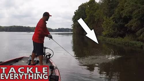 How To Catch Bass When The Conditions Change (Bass Fishing With CRANKBAITS) - Part 2