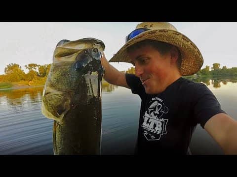 Catching MONSTER Bass On Topwater! Frog Fishing!