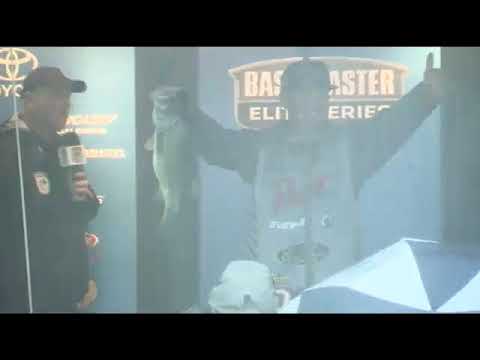 2014 Bassmaster Elite Series at Lake Seminole   Day 4 weigh-in
