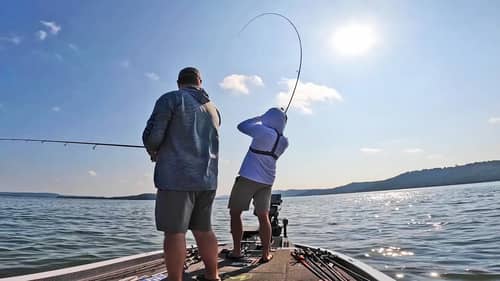 Catching MONSTER BASS Fishing On LAKE GUNTERSVILLE! (INSANE)