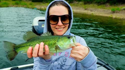 She is HOOKED! Teaching My Wife To Bass Fish