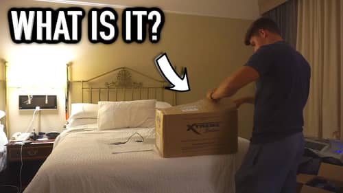 WHATS IN THE BOX?!