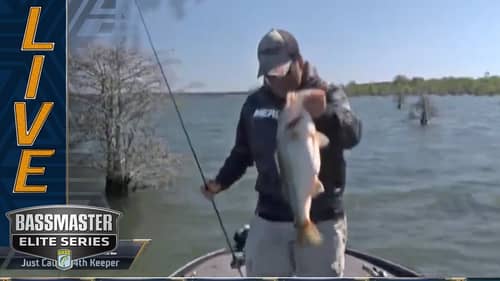 Santee Cooper: Kuphall connects with a 7+ pound bass