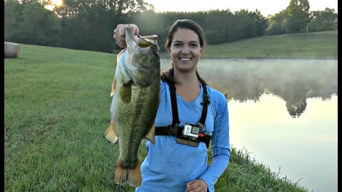 Fishing Ponds from the Bank - Liz Catches 7 lb 11 oz Bass
