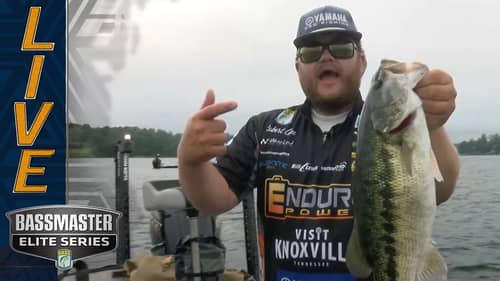 Robert Gee starting strong on Day 3 at Smith Lake