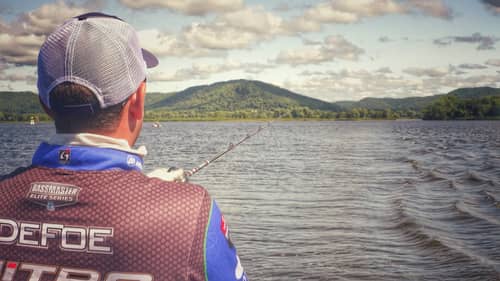 Ott DeFoe's Strategy for Targeting River Bass