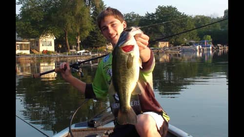 Frog Bass Fishing w/ Kylebassmaster