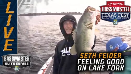 Feider feeling good with a big bass