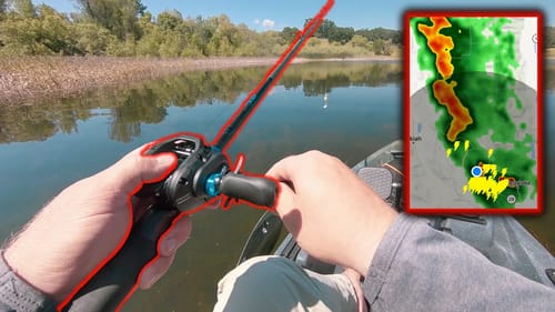 POND Bass Fishing from a KAYAK  **LIGHTNING & FLASH FLOOD WARNINGS**