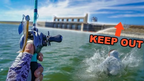 DANGEROUS Fishing at Mexico Border!! (DON'T GO HERE)