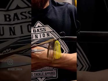 Tying Old School Finesse Football Jigs 🧵Grateful for 35K followers thank you 🙏Follow if you’re new