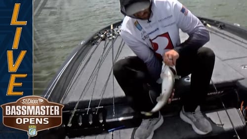Josh Butler capping his flurry with a 3 pounder