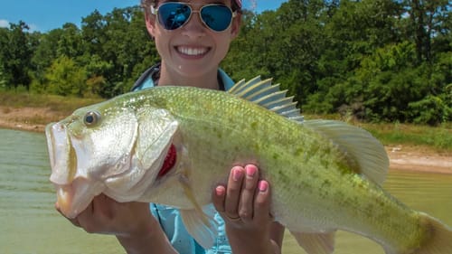 CAN SHE SET THE HOOK?