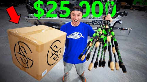 $25,000 World’s BIGGEST Fishing Unboxing (New Bass Boat!)