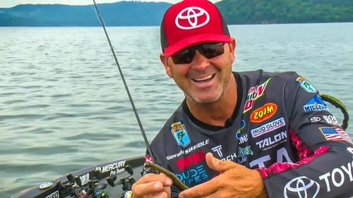 BIG Worms = BIG Bass Summer Ledge Fishing - Gerald Swindle