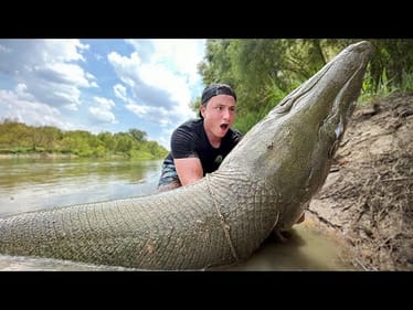 This is Why You Throw BIG BAITS in The River (RIVER MONSTER!)