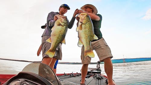 Catching His NEW PB! Fishing for BIG BASS with PLASTIC WORMS!