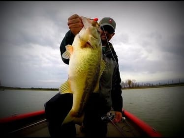 Winter Bass Fishing with Crawfish Pattern Crankbaits.
