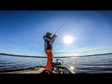 Getting "CATFISHED" In 38 Degree Water!